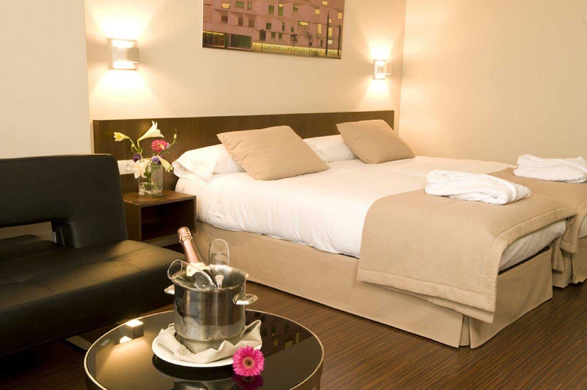 Arva Abad San Antonio Hotel Leon Room photo